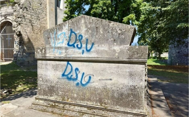 VANDALIZAM U BIHAĆU Nepoznati počinitelji oštetili spomenik hrvatskim velikašima