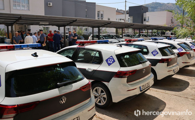MUP HBŽ u Livnu prodaje više automobila, na licitaciji većinom Škode, par kombija, te pauk vozilo