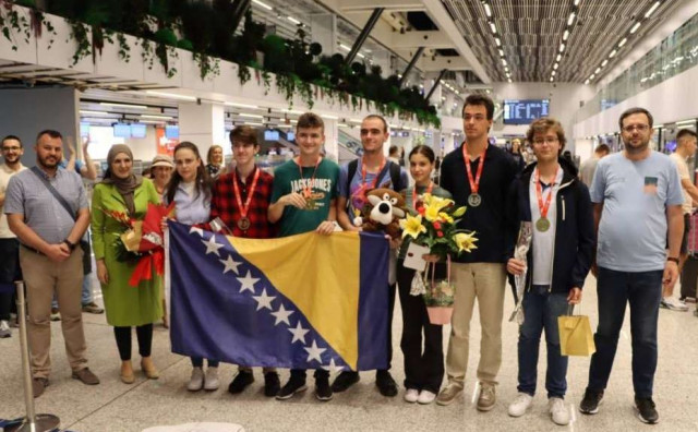 POVIJESNI USPJEH Dočekani bh. matematičari nakon najboljeg uspjeha na olimpijadi, među njima i mladi Hercegovac