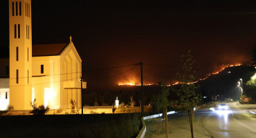 Požar Mostar noć vatrogasci