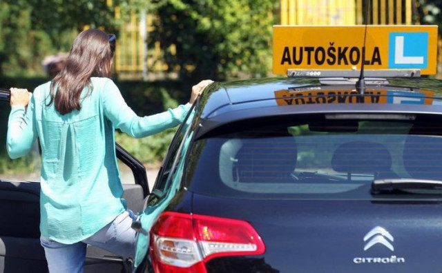 POSKUPLJUJU USLUGE AUTOŠKOLA Žene prednjače u polaganju vozačkih ispita u Mostaru, ali kandidata je sve manje