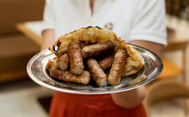 ĆEVAPI SU NA SIGURNOM Poznata ćevabdžinica kratkom porukom o femicidu osvojila društvene mreže