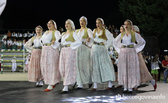 Bogatstvo različitosti predstavljeno kroz ples i pjesmu u Bijelom Polju, izabrana i miss foklora