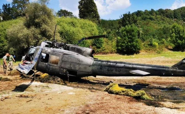 Izvučen helikopter OS BiH, pogledajte akciju izvlačenja iz Jablaničkog jezera