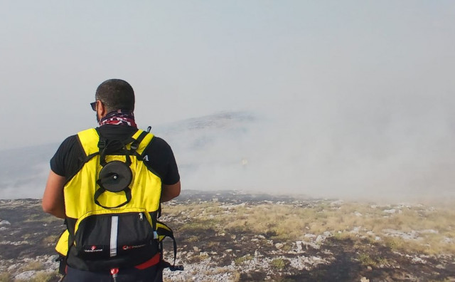 TRAŽE POMOĆ IZ HRVATSKE Livanjski vatrogasci bore se s velikim požarom na Dinari