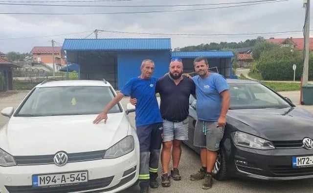 ZAHVALNOST NA DJELU Direktor tvrtke u BiH poklonio automobile dvojici zaposlenika