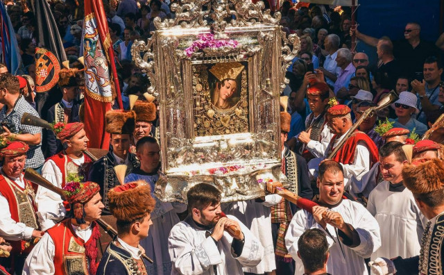 HODOČAŠĆE GOSPI Prijatelji iz Hercegovine pješačili do Sinja s posebnim zavjetom