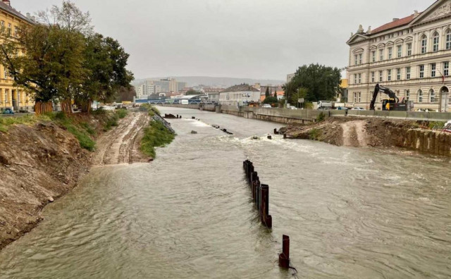 NEVRIJEME I POPLAVE ŠIROM EUROPE U Rumunjskoj stradalo pet osoba, u Češkoj evakuirana bolnica, u planinama snijeg