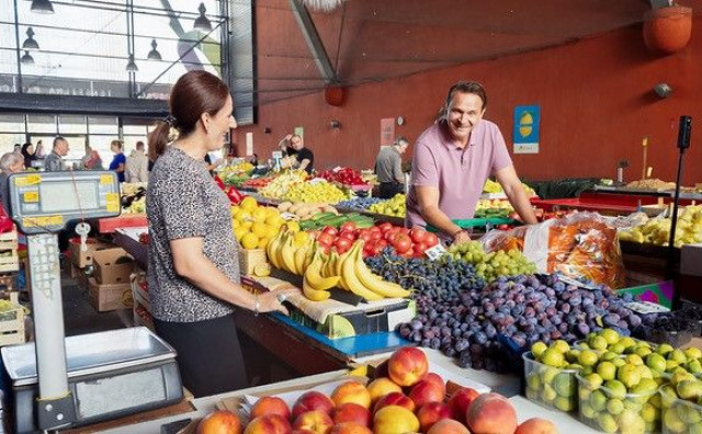 NA TRŽNICI U MERKURU Kako je poznati glumac pokupovao svu robu sa štanda za samo pet minuta