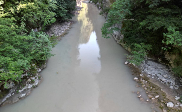 Ministarstvo RS traži istragu o pomoru ribe ispod HE 'Ulog' na Neretvi