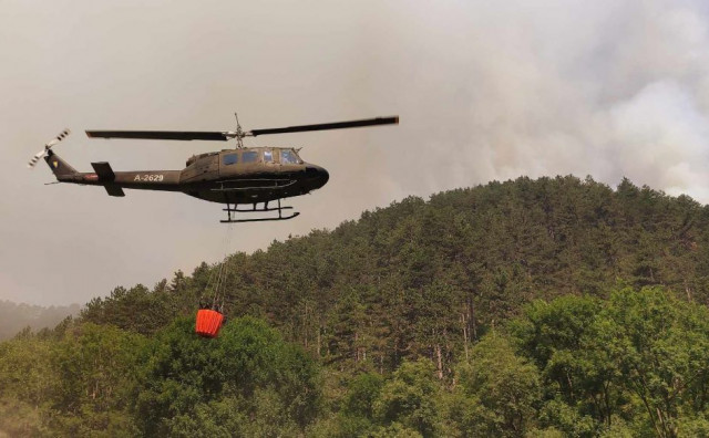 BJELAŠNICA POD VATROM Vatrogasci bez vode, opasnost od širenja požara raste