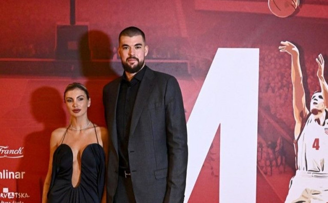 GALA VEČER Ivica Zubac stigao sa suprugom Kristinom