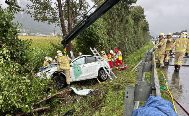 TRAGEDIJA U AUSTRIJI U prometnoj nesreći preminuo mladi bračni par iz BiH, dijete preživjelo