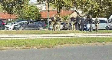 Suspendirani policajac napao kolonu pod pratnjom u kojoj se nalazio Nenad Nešić