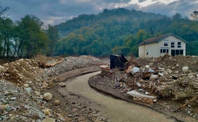 BUTUROVIĆ POLJE Totalno uništeno 16 kuća, mještani očekuju obnovu čim prije