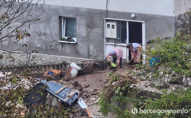 Crveni križ ŽZH Ažuriran popis najpotrebnije pomoći za pogođena područja