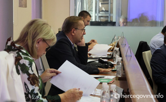 Nije prošao pravilnik o urbanizmu u Mostaru, posebno sporna definicija susjeda