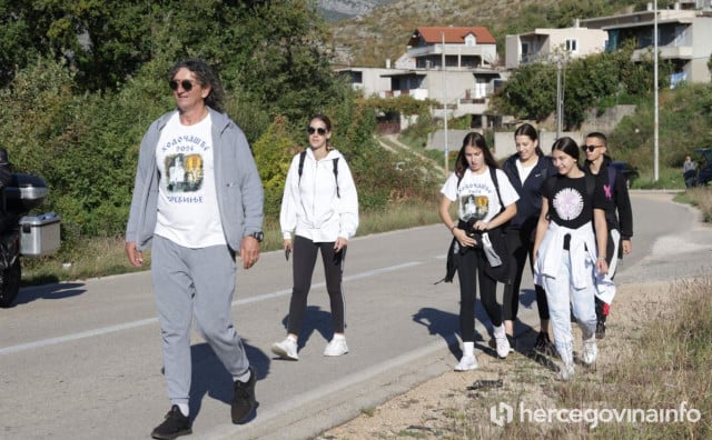 HUMANITARNO HODOČAŠĆE Krenuli pješice iz Trebinja do Ostroga za žrtve poplava