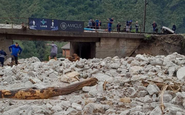 JEDNA OD NAJVEĆIH TRAGEDIJA U POVIJESTI BiH Raste broj poginulih u poplavama, mogao bi biti dvoznamenkast