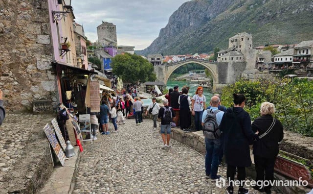 STARI GRAD Preminuo turist iz Srbije koji je pao sa zidića u Mostaru