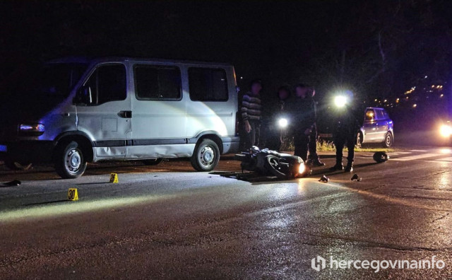 MOSTAR Motociklist se zabio u policajca koji ga je zaustavljao, obojica su ozlijeđeni