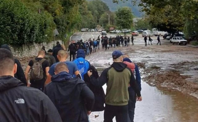 ORGANIZIRANA POMOĆ IZ MOSTARA Veća grupa navijača Veleža pomaže na području Jablanice