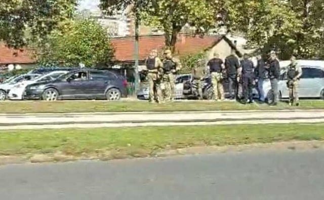 SARAJEVO Suspendirani policajac napao kolonu pod pratnjom u kojoj je bio ministar sigurnosti Nenad Nešić