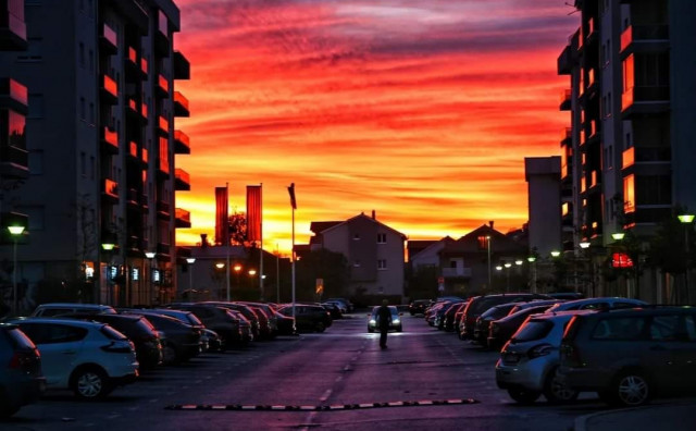 KRATKI RUKAVI Slijedi nam niz toplih i sunčanih dana, u Hercegovini temperature i do 24°C