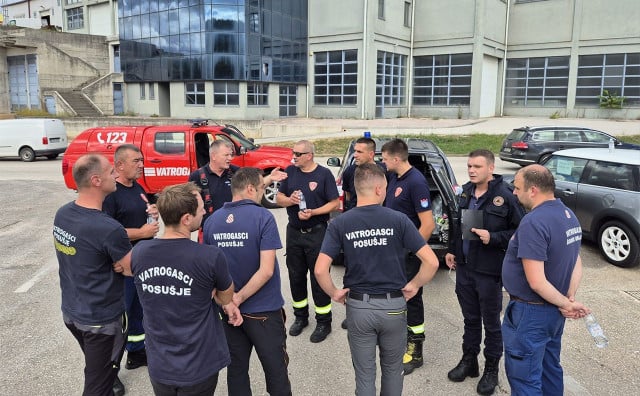 PUT JABLANICE Vatrogasci ZHŽ-a pomažu ugroženima