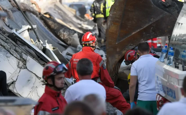 ZAVRŠENA AKCIJA SPAŠAVANJA Pet osoba još nije identificirano, troje u kritičnom stanju