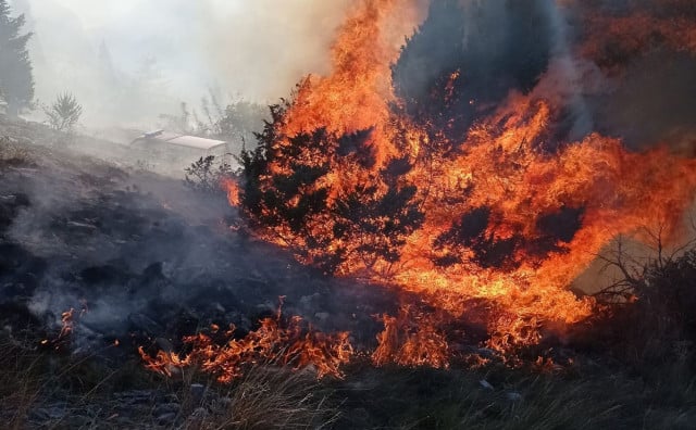 VATROGASCI NA FORTICI Viđen auto iz kojeg potpaljuju vatru