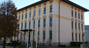 Bošnjački vijećnici traže sastanak sa Schmidtom i neovisnu reviziju dokumentacije za HNK Mostar