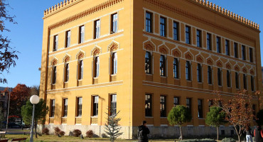 Stara Gimnazija na Španjolskom trgu u Mostaru
