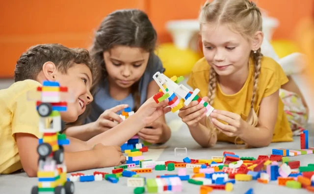 LEGO UVODI NOVITETE Nove figurice će ohrabrivati osobe s autizmom, već postoje s vitiligom i Down sindromom