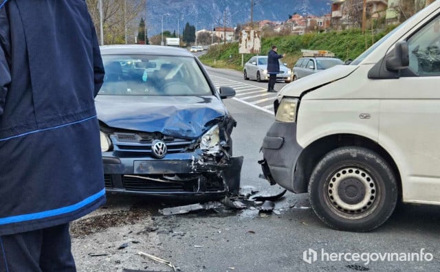 Jedna osoba ozlijeđena, promet otežan u Mostaru