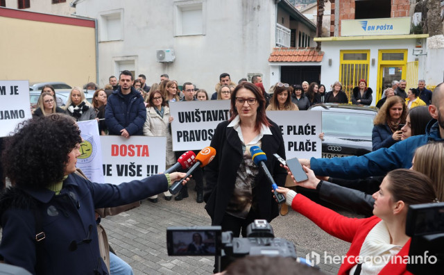 Na štrajku upozorenja djelatnika pravosuđa u HNŽ poručeno kako od Vlade traže povećanje plaća za 20 posto