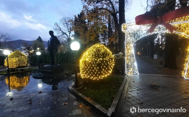 Trebinje predivno okićeno, pogledajte kako izgleda jedan od najljepših hercegovačkih gradova