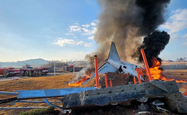 TRAGEDIJA U J. KOREJI Boeing sletio s piste i zapalio se, više od stotinu mrtvih