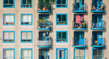 Javni poziv Grada Mostara: Subvencije do 7.500 KM za rješavanje stambenog pitanja mladih obitelji