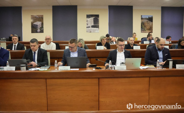 'Nadam se da nas ministar neće puno ružit' - Gradsko vijeće Mostara usvojilo spornu odluku unatoč protivljenju županije