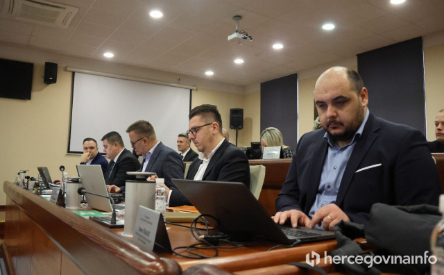 GRADSKO VIJEĆE MOSTAR O novim cijenama odvoza otpada, prodaji zemljišta i koncesijama za solarne elektrane