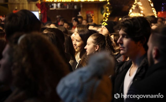 Pogledajte kako je bilo na posljednjoj večeri adventskog programa u Mostaru