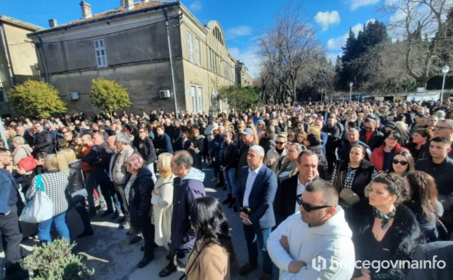 TREBINJE Građani ponovno prosvjeduju zbog brutalnog premlaćivanja maloljetnika