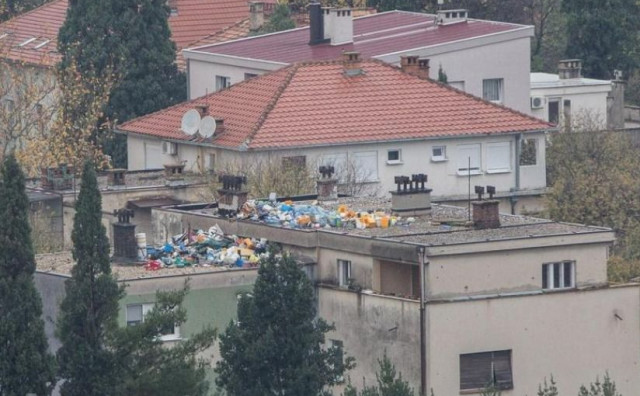 ZATRPANI SMEĆEM Traži se od Grada da pomogne stanarima zgrade u Ulici kneza Mihajla Viševića Humskog