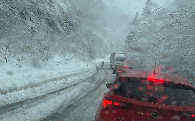 OTEŽANI UVJETI NA CESTAMA Snijeg, led i radovi usporavaju promet