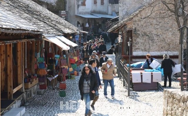 FEDERACIJA OBARA REKORDE Strani turisti preplavili najpoznatije destinacije u zemlji