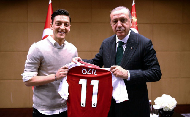 MESUT OZIL Njemačka nogometna legenda imenovana na važnu dužnost u erdoganovoj stranci