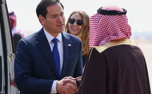 ISKLJUČENI UKRAJINCI I EUROPLJANI Počinju pregovori SAD-a i Rusije o završetku rata u Ukrajini