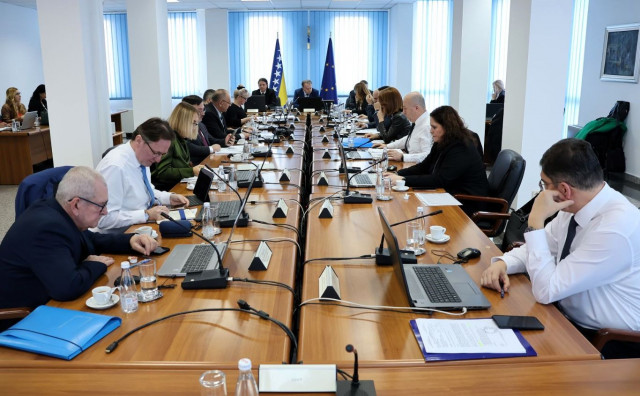 Poslodavci iz FBiH do kraja 2025. radnicima mogu uplatiti neoporezivu pomoć u iznosu do 400 KM