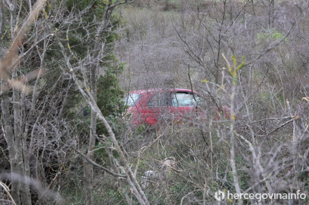 Prometna nesreća u Međinama, auto sletjelo s ceste